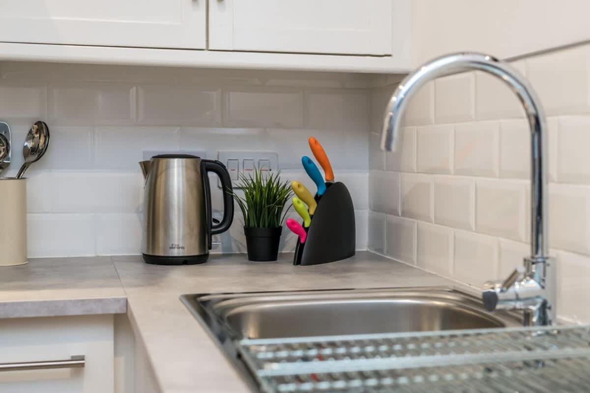 Fabulous Quayside Apartment With Free Parking Liverpool Exterior photo